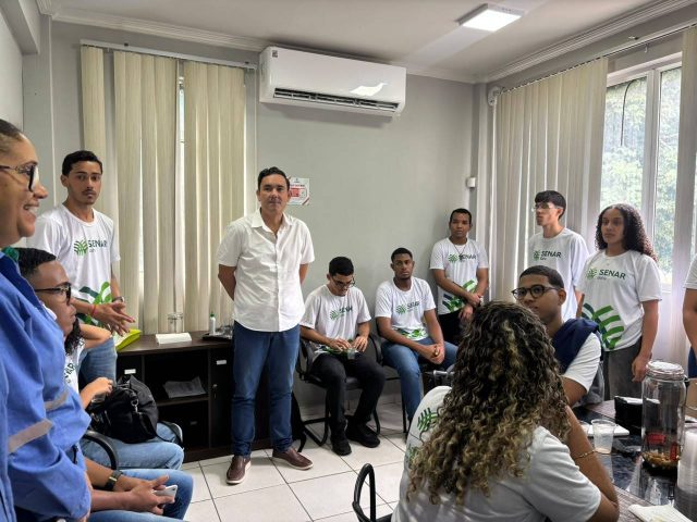 Alagoinhas: convênio inédito promove ingresso de jovens aprendizes no serviço público