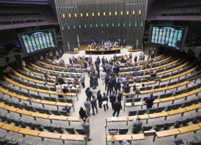Câmara deve instalar comissão para analisar redução da maioridade penal para 16 anos nesta quarta, 12