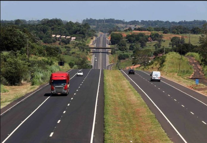 Governo estuda reduzir ou zerar pedágio para carros e motos em rodovias de baixo tráfego