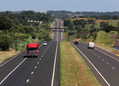 Governo estuda reduzir ou zerar pedágio para carros e motos em rodovias de baixo tráfego