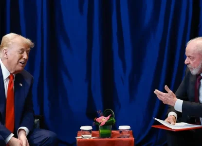 Governo Lula retoma negociação com Trump e teme que tarifaço se torne permanente