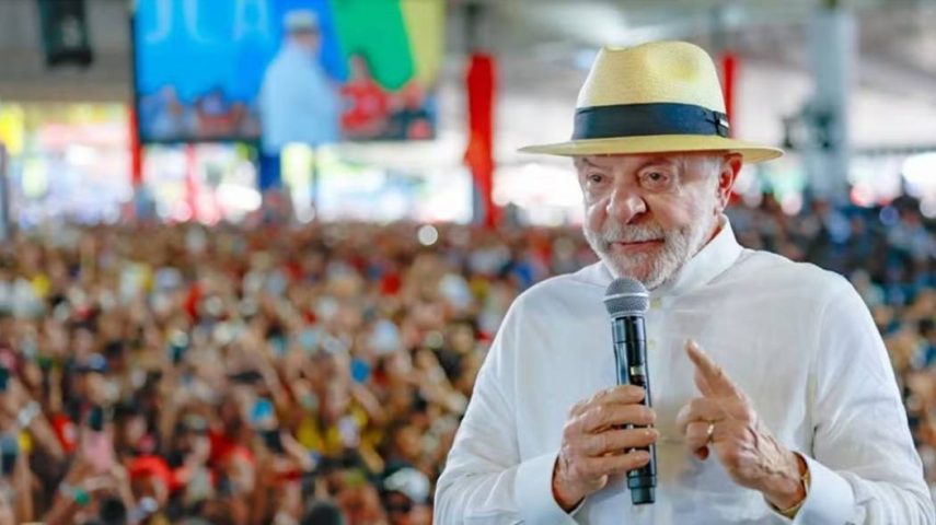 Ministro do STF André Mendonça manda Lula tirar do ar trechos de discurso com pedido de voto antes do prazo