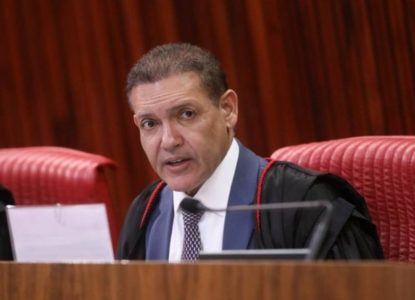 Ministro Kássio Nunes Marques restabelece filiação de Flávio Bolsonaro ao PL