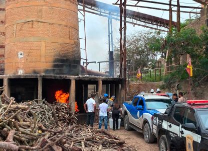 Cerca de 100 kg de drogas que foram apreendidas em operações policiais são incineradas em Euclides da Cunha