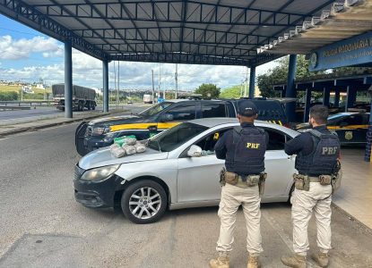 PRF apreende cerca de 20kg de drogas após fiscalização na BR-116, em Feira de Santana