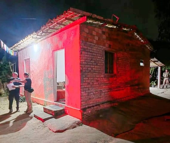 Irmãos são executados após casa ser invadida no distrito de Jaíba, em Feira de Santana