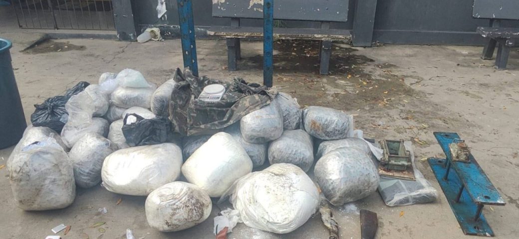 Polícia Militar localiza quase 50kg de cocaína em manguezal e desmonta central de distribuição de drogas na Bahia