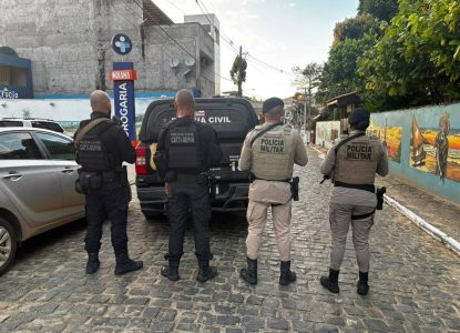 Operação Tormenta prende 14 faccionados e apreende arma e 7 kg de drogas na Bahia