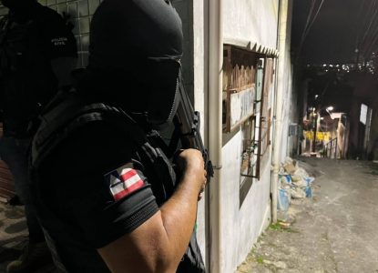 Polícia prende investigados por lavagem de capitais e bloqueia R$ 49,6 milhões em bens durante operação em Bahia e São Paulo