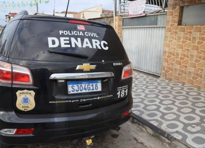 Operação policial que combate organização criminosa em Feira de Santana resulta em duas prisões