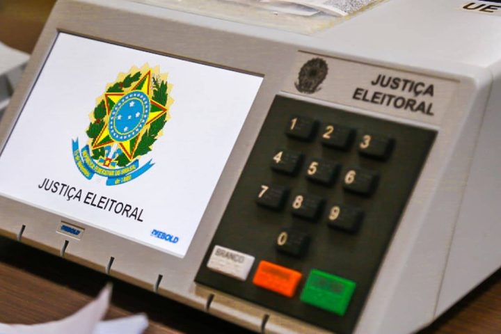 Pesquisa Atlas/Bloomberg: 77,5% dizem que influenciador digital não muda decisão de voto