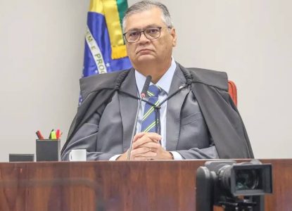 Ministro Flávio Dino derruba decisão de André Mendonça e libera postagem sobre Nossa Senhora Aparecida