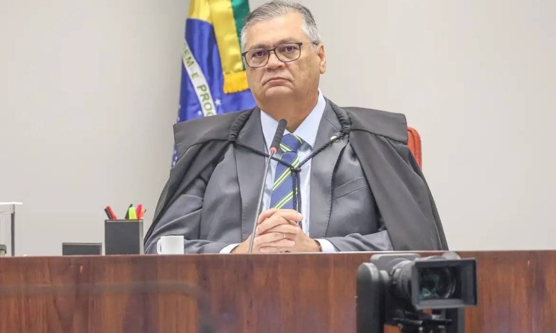 Ministro Flávio Dino derruba decisão de André Mendonça e libera postagem sobre Nossa Senhora Aparecida