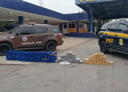 Polícia Rodoviária Federal apreende 255 kg de drogas e cigarros eletrônicos em carreta na BR-116