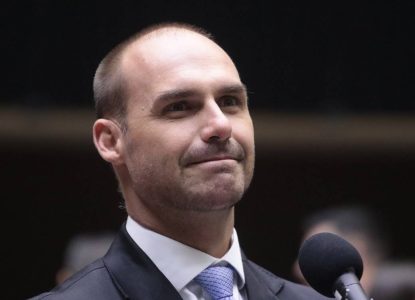 Delação liga dinheiro de Vorcaro a fundo de advogado de Eduardo Bolsonaro e ao filme Dark Horse