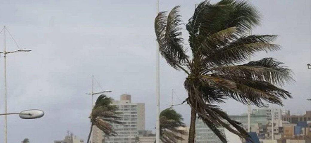Inmet emite alerta de ventos fortes para 11 cidades do sul da Bahia