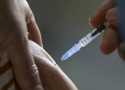 Anvisa amplia indicação de vacina contra meningite para crianças a partir de 6 semanas de idade