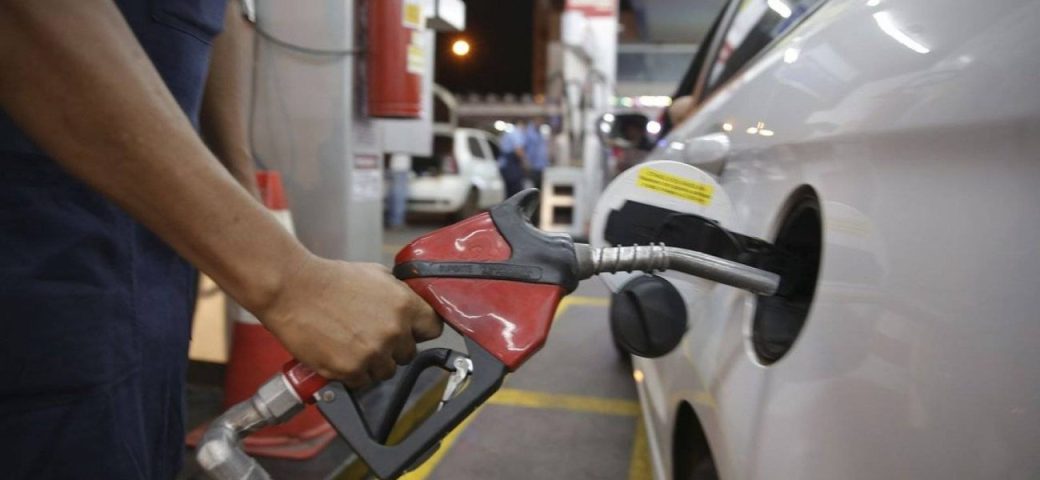 Petrobras anuncia redução no preço da gasolina para distribuidoras; saiba mais
