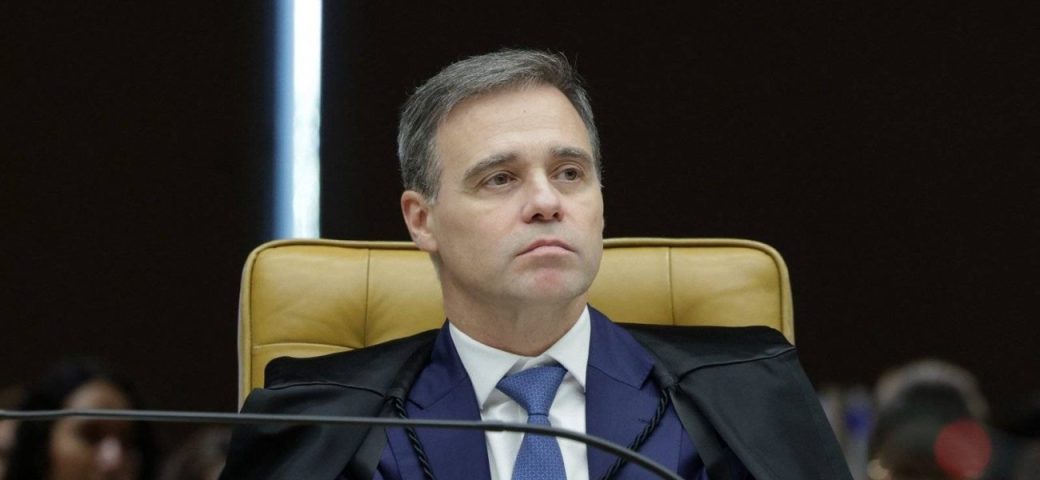 André Mendonça rejeita ação que questionava reajuste do Bolsa Família