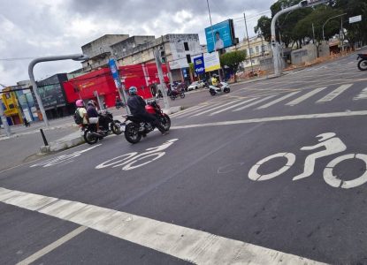 Áreas de espera exclusivas para motocicletas são implantadas em vias do trânsito de Feira de Santana