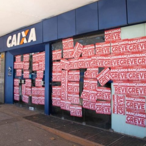Feira de Santana: bancários da Caixa Econômica Federal e Banco do Brasil entram em greve