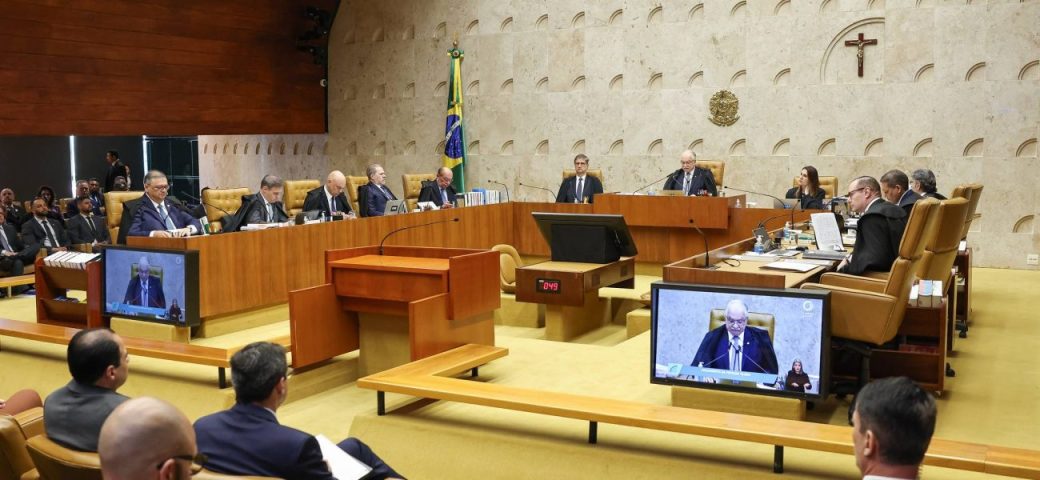 Após pedido de vista, STF interrompe sessão sem definir se junta ou mantém separados casos de Alexandre de Moraes e André Mendonça