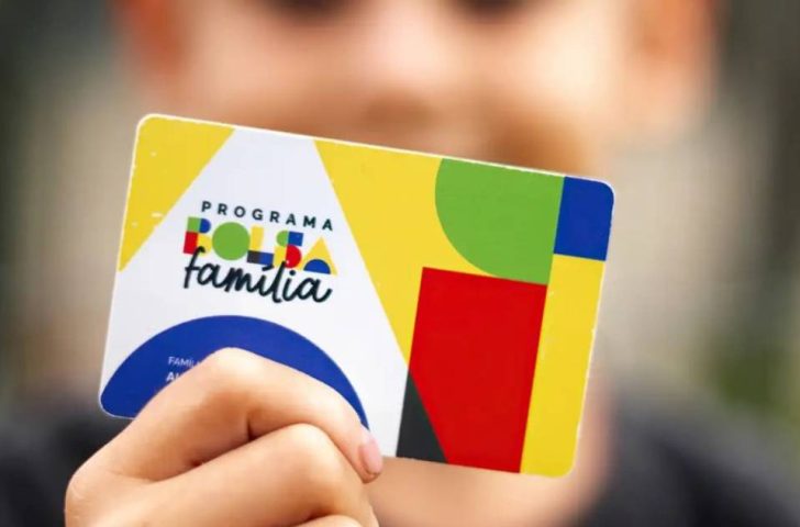 Bolsa Família fica sem reajuste em 2027; governo prevê R$ 157,1 bilhões para o programa