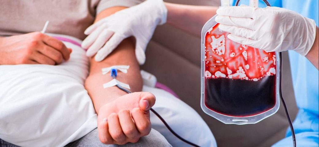 Testemunhas de Jeová revisam regras sobre doação de sangue em tratamentos médicos