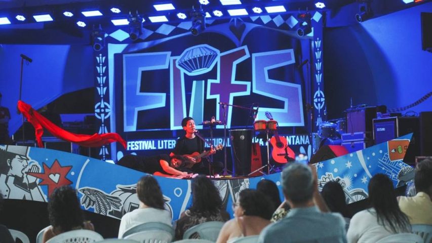 Projeto literomusical da poeta Nívia Maria Vasconcellos chega à Serrinha após sucesso no FLIFS