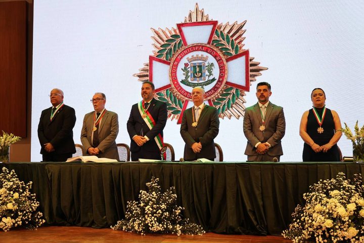 Feira de Santana reconhece mérito de cidadãos que contribuem para o desenvolvimento do município
