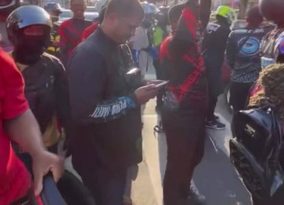 Breque dos Apps: entregadores em Feira de Santana fazem manifestação na Avenida Getúlio Vargas