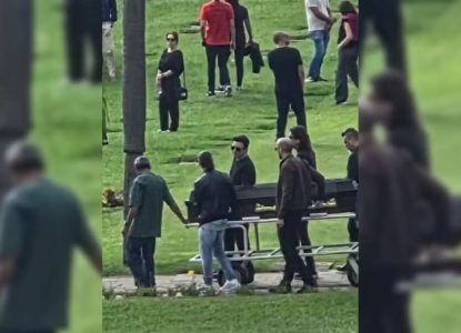 Cantor Rick é enterrado em cerimônia para amigos e família no interior de São Paulo