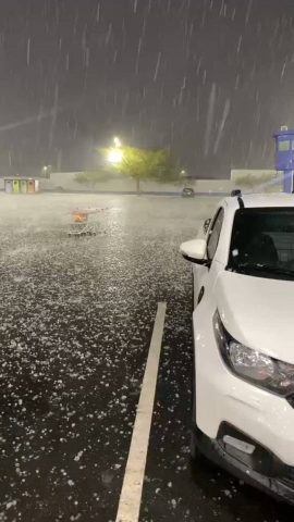 Chuva de granizo surpreende moradores de cidade do sudoeste da Bahia