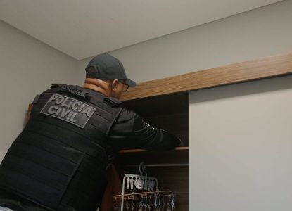 Casal do crime: dupla é presa em Feira de Santana suspeita de comandar esquema de tráfico de drogas por “delivery”