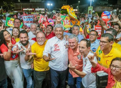Durante comício em Itapetinga, Jerônimo Rodrigues destaca parceria com prefeitos do Médio Sudoeste baiano