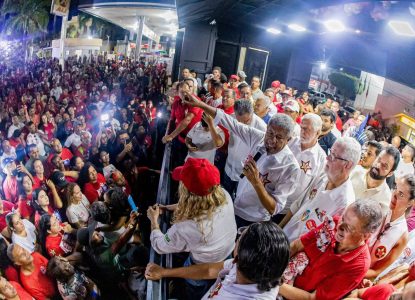Jerônimo Rodrigues encerra agenda no Vale do Jiquiriçá com comício em Jaguaquara