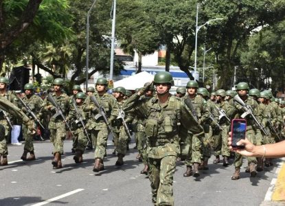 Em Salvador, populares se reúnem no Campo Grande para celebrar 7 de setembro