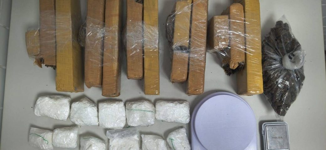 Homem é preso com várias porções de drogas na zona rural de Feira de Santana