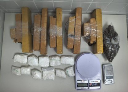 Homem é preso com várias porções de drogas na zona rural de Feira de Santana