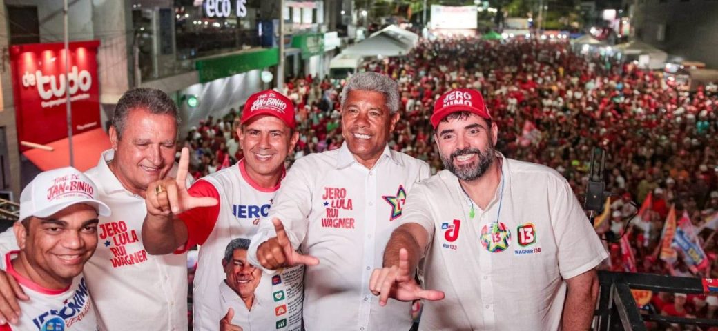 Jerônimo Rodrigues reúne apoiadores em comício no município de Rio Real