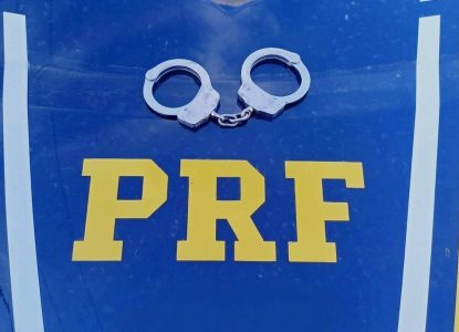 Polícia Rodoviária Federal prende homicida em ônibus intermunicipal da BR-324