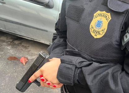 Homem é preso após perseguir mulher até unidade policial em cidade da região de Feira de Santana