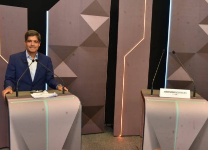 ACM Neto critica ausência de Jerônimo Rodrigues em debate na TV