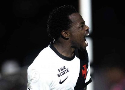 Vasco elimina o Vitória dentro de casa e encara o Palmeiras na semi da Copa do Brasil