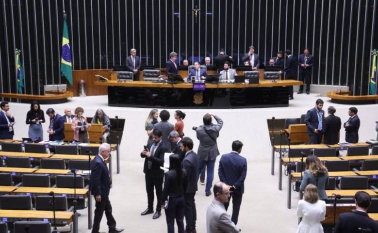 Medida Provisória da “taxa das blusinhas” é aprovada na Câmara dos Deputados e vai ao Senado