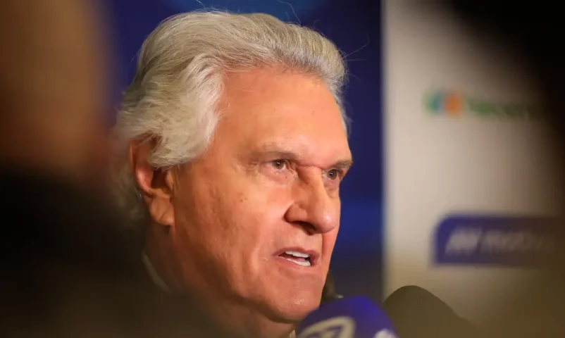 Ronaldo Caiado deixa hospital após pneumonia e diz que retomará campanha com agenda reduzida
