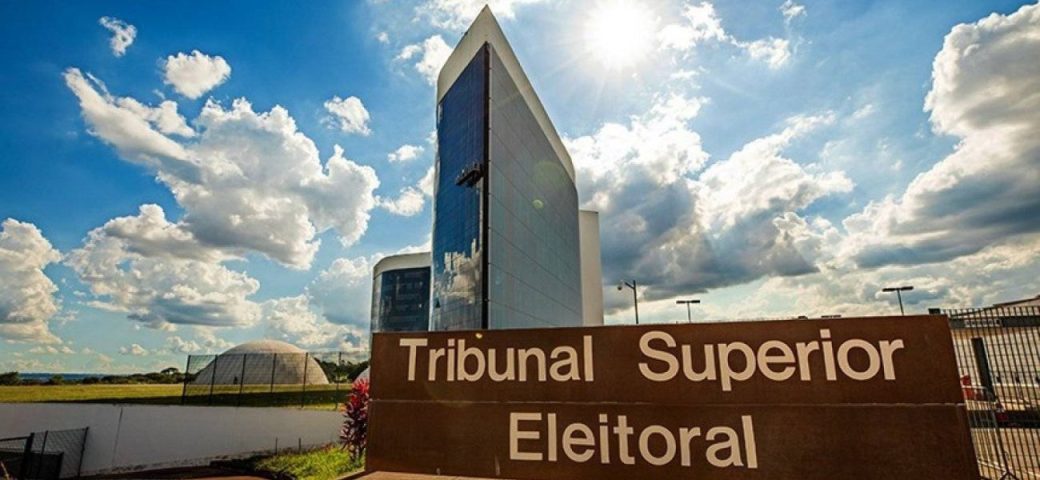 Tribunal Superior Eleitoral suspende site que oferecia criptomoedas por apoio a Flávio Bolsonaro