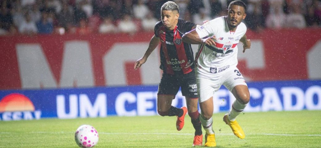 Vitória perde para o São Paulo e segue sem vencer fora de casa no Brasileirão
