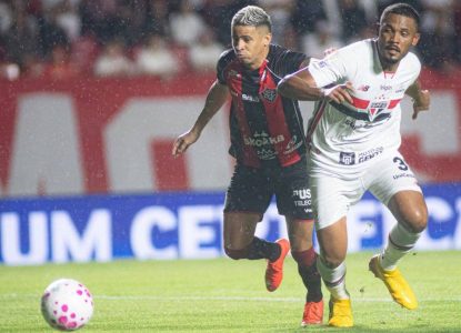 Vitória perde para o São Paulo e segue sem vencer fora de casa no Brasileirão
