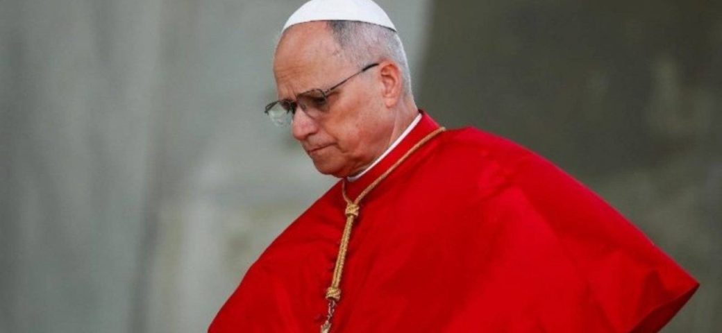 Papa Leão XIV é internado para cirurgia de retirada de nódulo pulmonar nesta terça, 13
